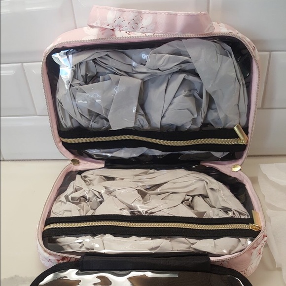 NWOT Yumi Kim Hanging Toiletries Cosmetic Case Bag - Picture 6 of 8